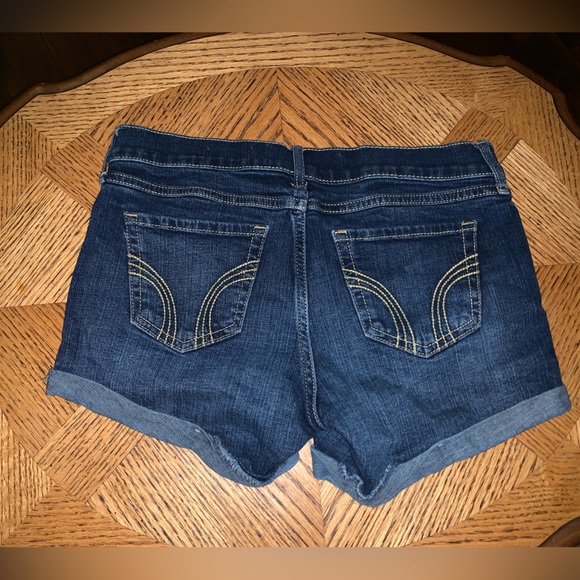 Hollister Low-Rise Midi Short - Picture 3 of 4